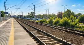 Ruch kolejowy ofiarą upałów. Deformacja torów na odc&hellip;
