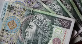 Kredyt opakowany w okazję! Letnie promocje mogą wpędzić w poważne długi