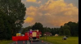 Poważne zdarzenie drogowe w Jaroszowicach. Droga jest całkowicie zablokowana