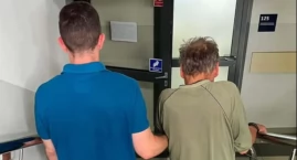 Nie zapłacił za koszyk zakupów i alkohol w plecaku