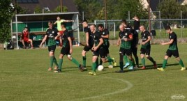 (FOTO) B-KLASA: Historyczny awans Dębu Sidzina, strzelecki trening Świtu z Bieńkówką trwał tylko 45 minut, Łukasz Orędarz zalicza wejście smoka