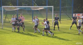 Piłkarski weekend: Tempo i status quo. Naroże wreszcie z kibicami. Babiej Góry trudna przeprawa z Nadwiślaninem. Hit A-klasy w Bystrej