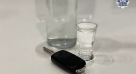 Pijana kierująca zatrzymana przy … budynku komendy.