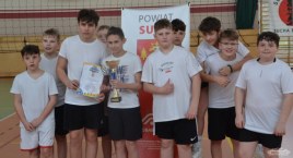 Sześć meczów i sześć tie-breaków. Uczniowie z Juszczyna wygrywają w szalonym, nieoczywistym turnieju