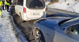 Za jednym uderzeniem rozbił pięć samochodów!