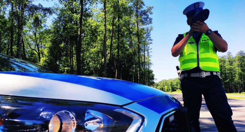 Pędzili ponad 100 km/h w obszarze zabudowanym. Dwóch kierowców wpadło w powiecie wysokomazowieckim