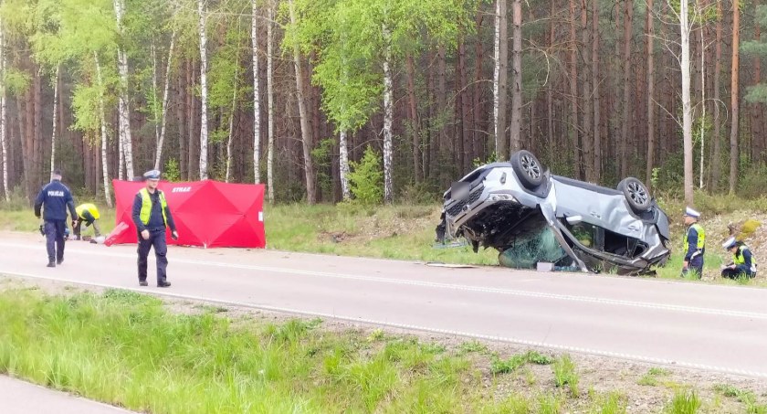 Tragedia na drodze: Nielegalny transport migrantów kończy się śmiertelnym wypadkiem [foto + aktualizacja]