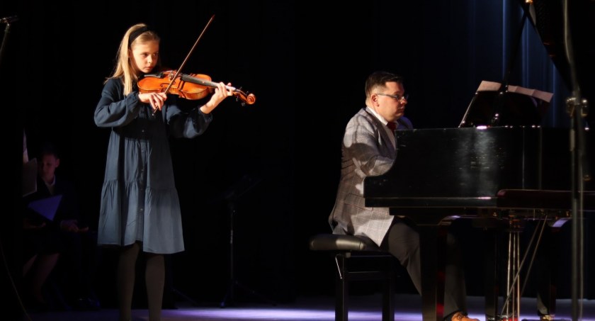 Patriotyczny koncert w ramach cyklu Muzyczna w MOK-u [foto]