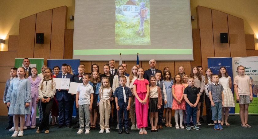 Łucja Sokołowska z SP w Kuleszach Kościelnych laureatką wojewódzkiego konkursu KRUS [foto]