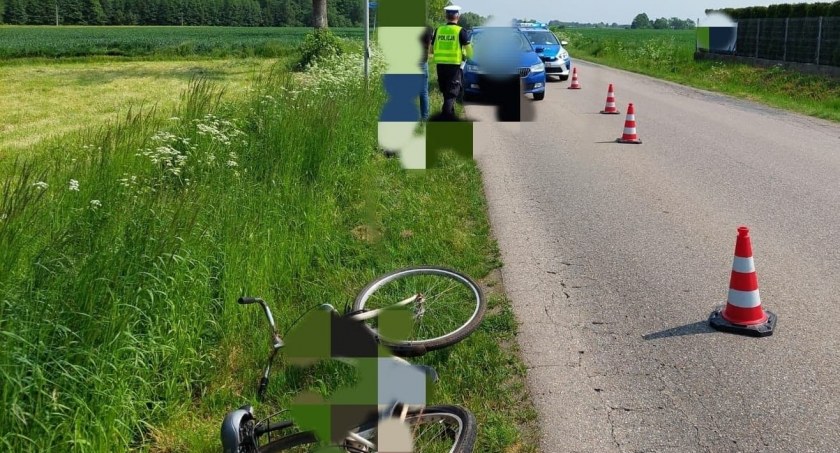 Potrącenie rowerzysty w gminie Czyżew. Mężczyzna trafił do szpitala [foto + aktualizacja]