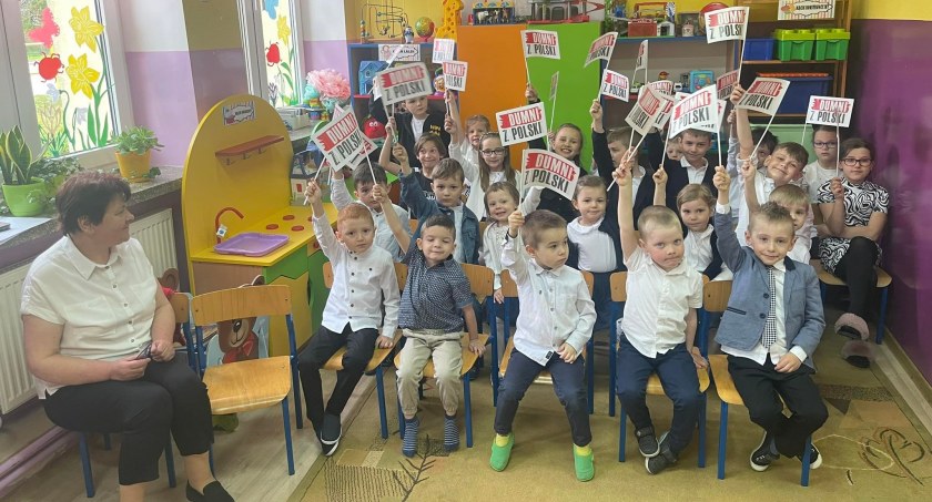 Kształtowanie postaw patriotycznych przy dobrej zabawie. Zobacz najnowszy projekt zrealizowany w powiecie wysokomazowieckim