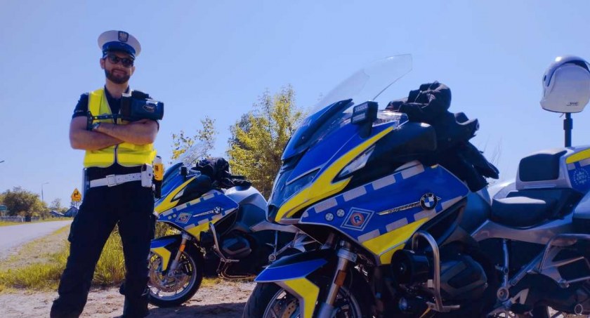 Ponad 100 km/h przez Mścichy. 22-latek stracił prawo jazdy