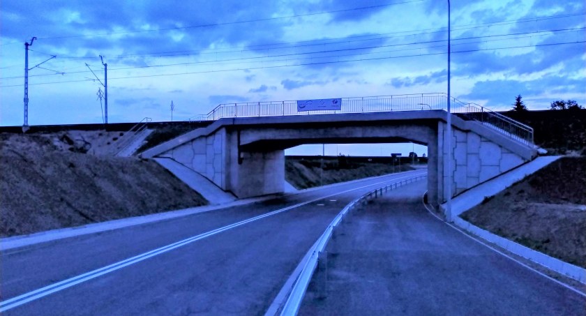 Tunel pod wiaduktem kolejowym w Średnicy-Maćkowiętach udostępniony kierowcom. Jutro oficjalne otwarcie [foto]