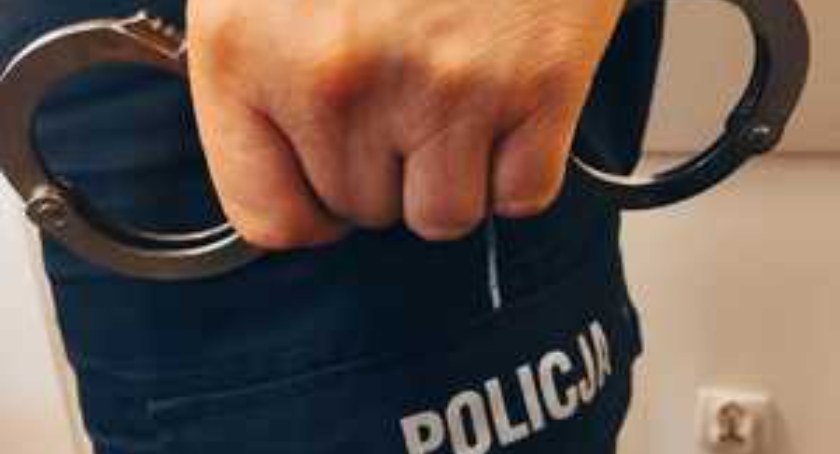 Poszukiwany za wykorzystywanie seksualne osoby małoletniej wpadł w ręce policji