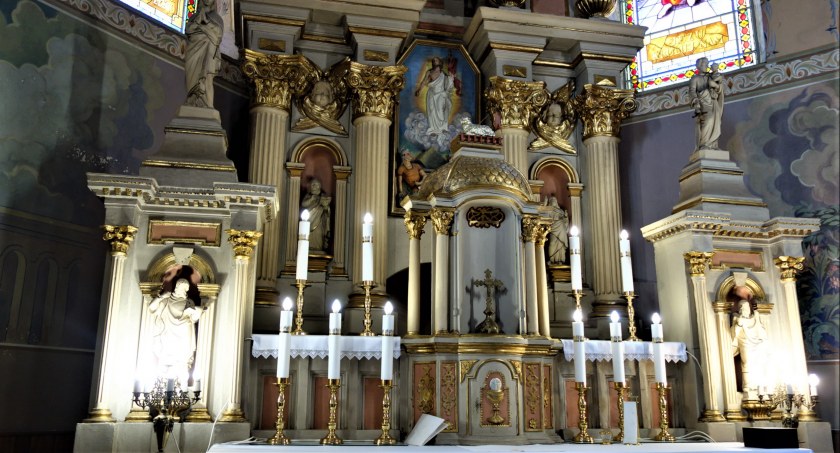 Ołtarze i obrazy z kościoła w Jabłonce Kościelnej wpisane do rejestru zabytków województwa podlaskiego [foto]