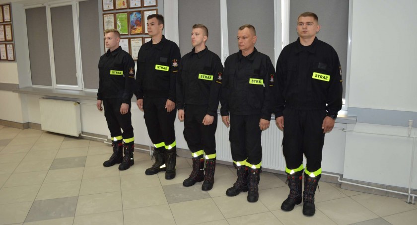 Nowi strażacy zasilili szeregi KP PSP w Wysokiem Mazowieckiem [foto]