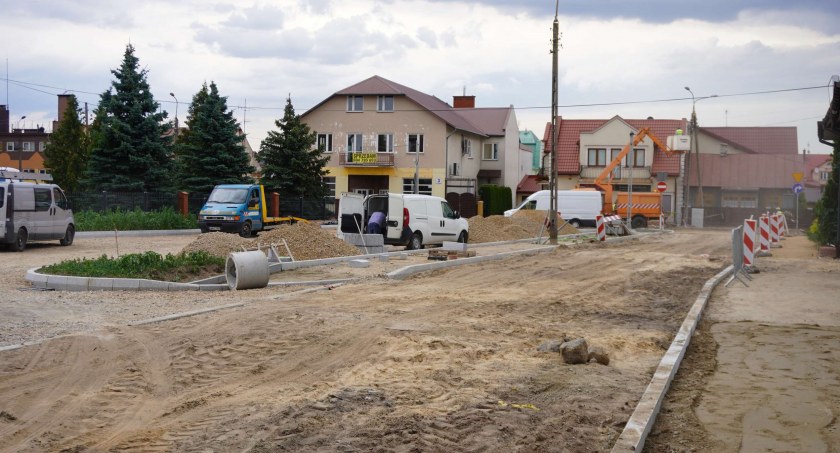 Postępy prac przy miejskich inwestycjach drogowych [FOTO]