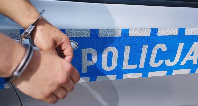 Sześć miesięcy więzienia za przestępstwa drogowe. Policjanci zatrzymali poszukiwanego