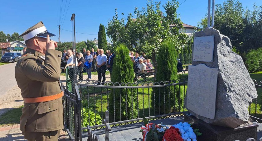 Uczczono pamięć zamordowanych przez niemieckich żołnierzy mieszkańców wsi Skłody Borowe [FOTO]