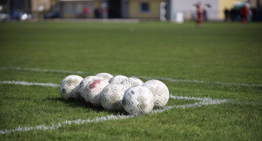IV liga: Derby powiatu na remis. Ruch znów zwycięski