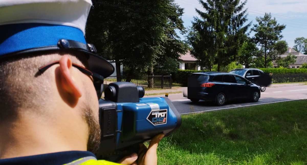 Jechał 114 km/h w terenie zabudowanym. Stracił prawo jazdy i 2500 zł