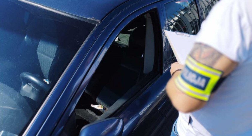 Sprzedali w skupie złomu skradzione volvo. Dwóch mężczyzn usłyszało zarzuty [foto]