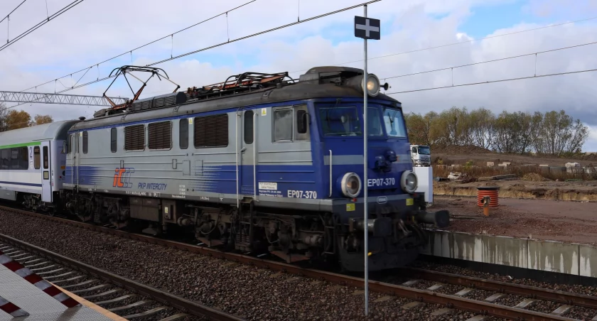 Zmiany w komunikacji na linii Białystok - Warszawa