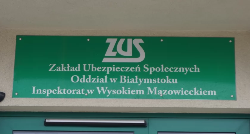 Do wypłaty chorobowego przez ZUS niezbędny jest wniosek