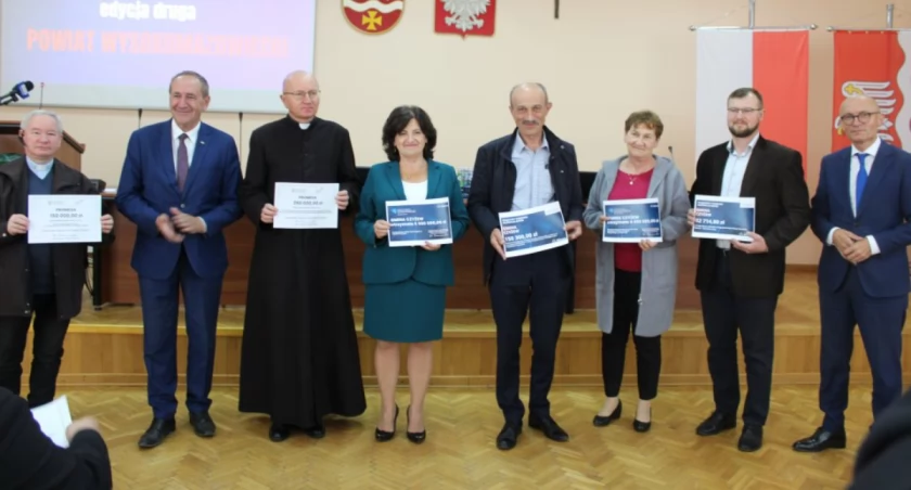 Wręczono promesy na nowe zadania inwestycyjne w Gminie Czyżew [foto]