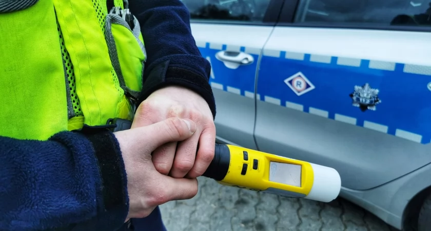 Wiózł 3-letnie dziecko, mając dwa promile. Nieodpowiedzialny kierowca odpowie przed sądem