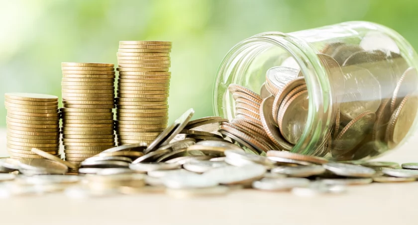 Kto otrzyma z ZUS-u wypłatę emeryturę lub rentę wcześniej?