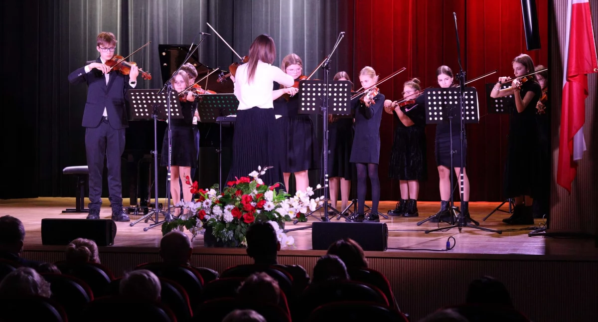 Wysokie Mazowieckie: Koncert dla Niepodległej. Młodzi muzycy uczcili 105. rocznicę odzyskania niepodległości [foto]
