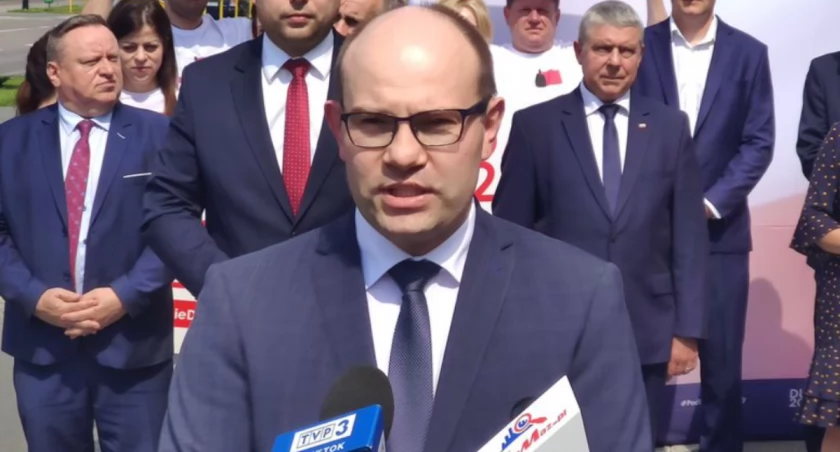 Większość radnych za odwołaniem marszałka. Artur Kosicki zostaje na stanowisku