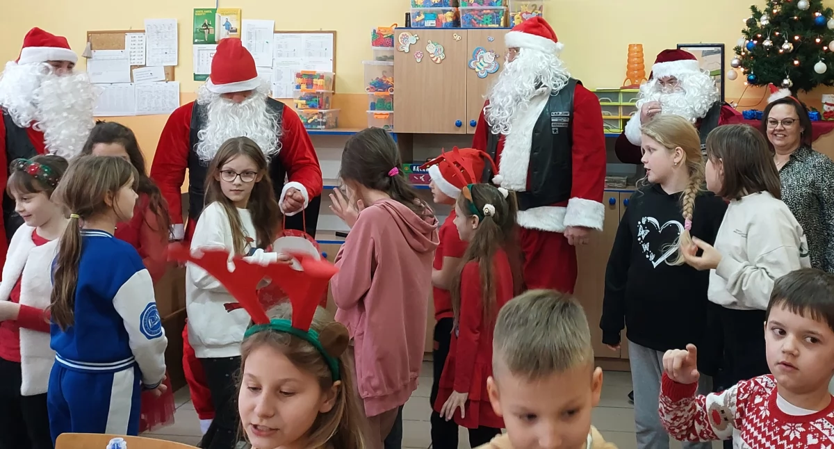 Motomikołaje odwiedzili czyżewską podstawówkę [foto]