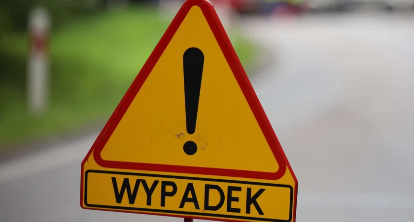 Czyżew: Wieczorny wypadek na DK63. Samochód ciężarowy potrącił pieszego