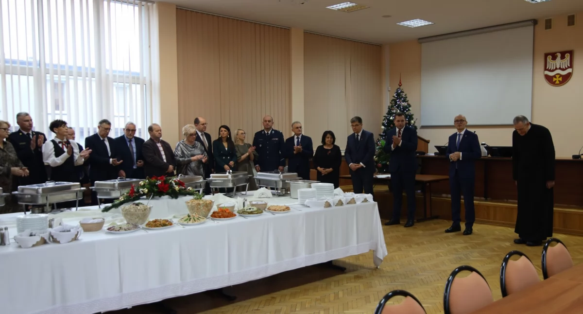 Spotkanie opłatkowe w Starostwie Powiatowym w Wysokiem Mazowieckiem [FOTO]