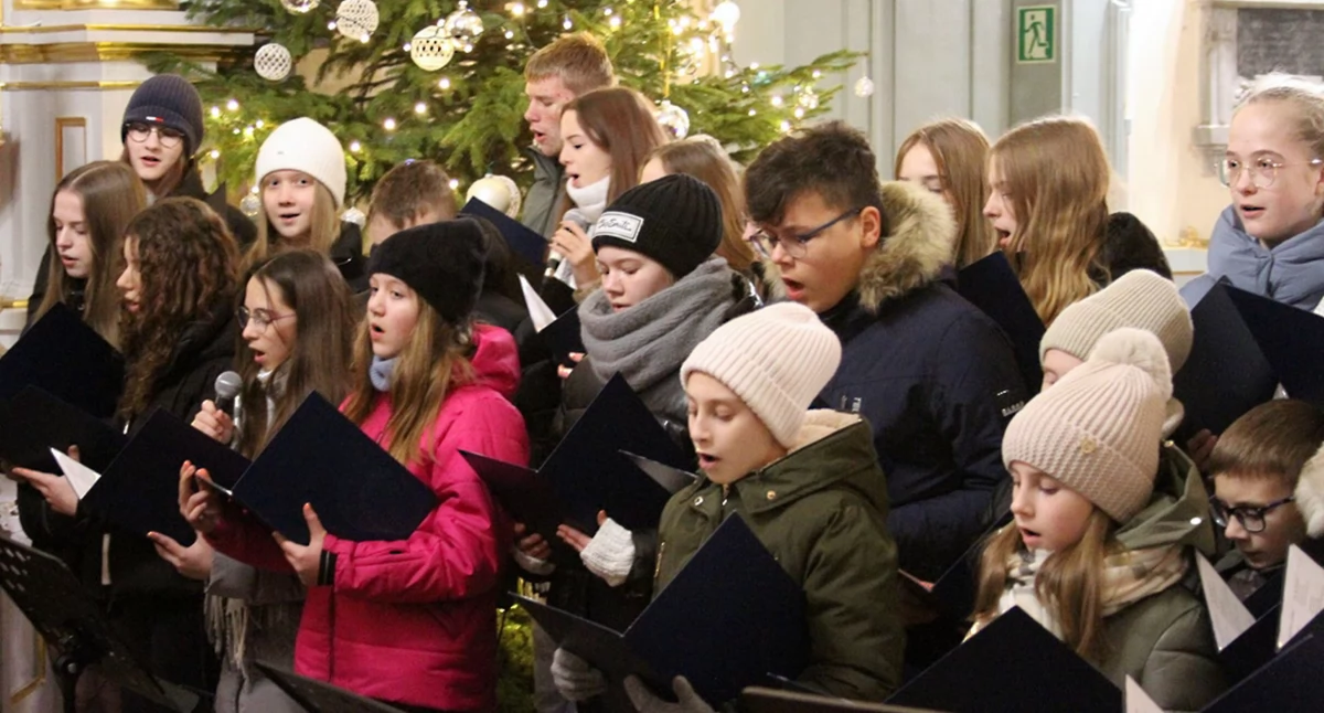 Najpiękniejsze kolędy i pastorałki zabrzmiały w Ciechanowcu [foto + video]