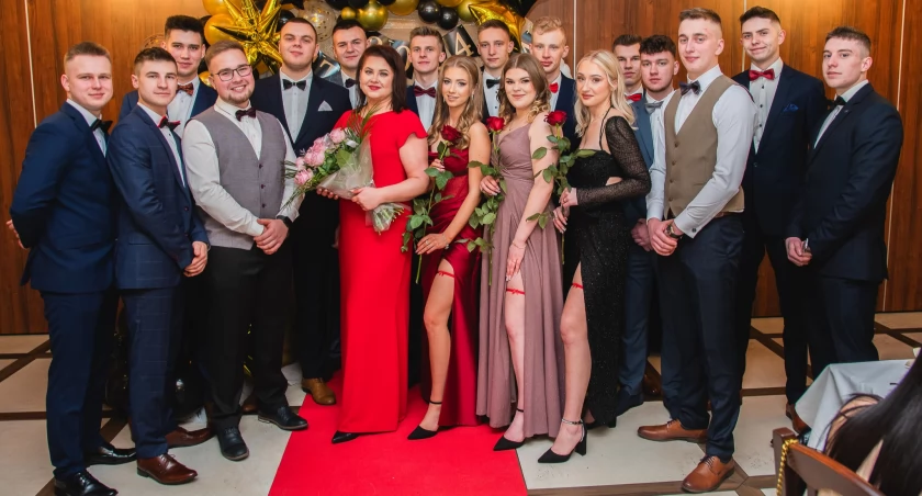 Studniówka 2024 w ZSR w Krzyżewie [foto + video]