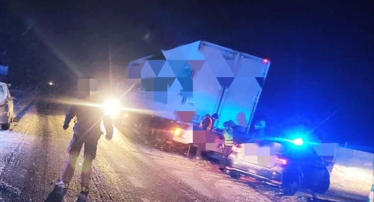 DK66: Ciężarówka uderzyła w samochód osobowy [foto]