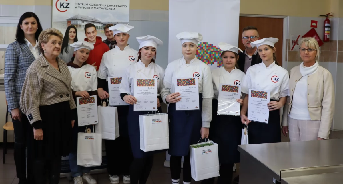 „Gotuj z klasą”. Kulinarne zmagania w CKZ w Wysokiem Mazowieckiem [foto]
