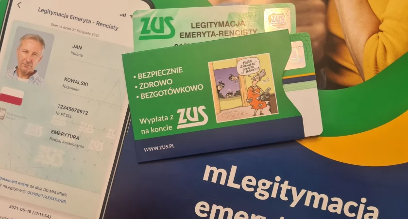 Blisko 695 tys. emerytów i rencistów pobrało mLegitymację w aplikacji mObywatel