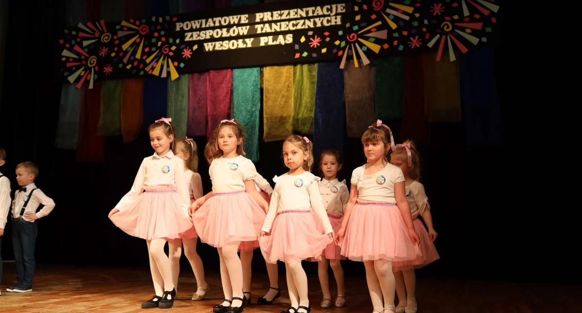 Czyżew: Prawie 30 zespołów wystąpi podczas XXII Powiatowych Prezentacji Zespołów Tanecznych Wesoły Pląs