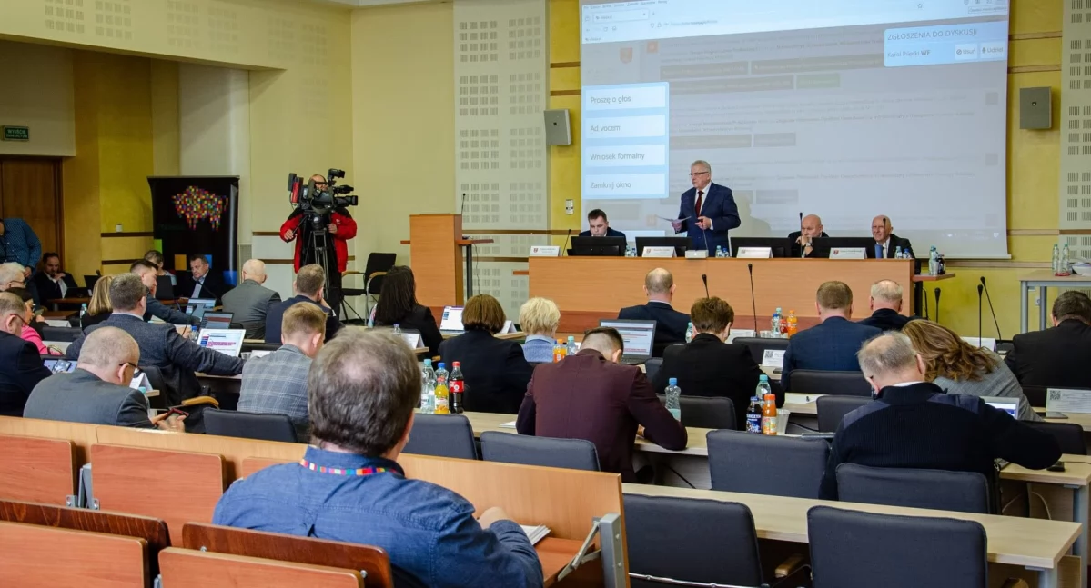 PiS wygrywa w województwie i zgarnia połowę mandatów w Sejmiku 