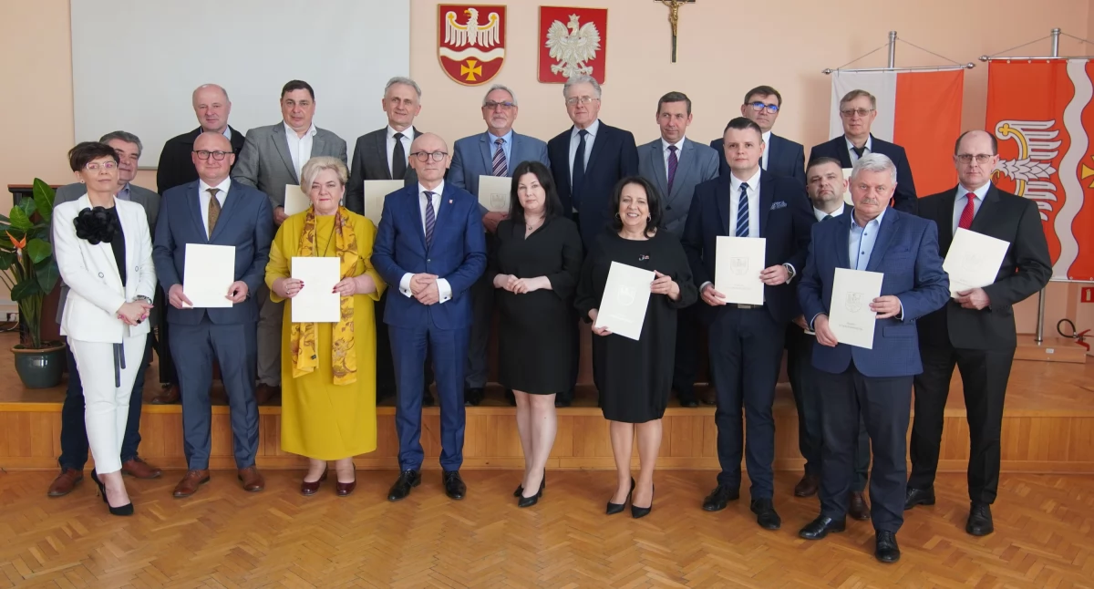 Nowi Radni Powiatu Wysokomazowieckiego odebrali zaświadczenia o wyborze [FOTO]