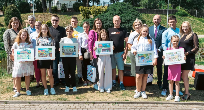 Uczennice z powiatu wysokomazowieckiego nagrodzone w wojewódzkim konkursie plastycznym [foto]