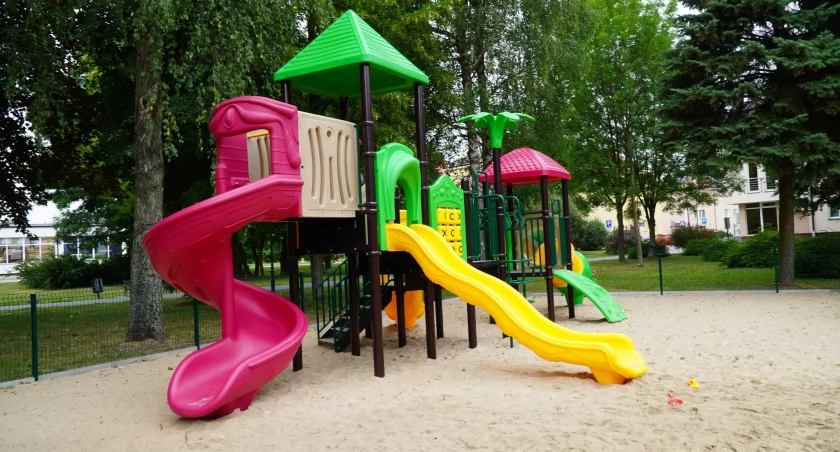 Plac zabaw w parku miejskim im. Kiełczewskich przeszedł metamorfozę [foto]
