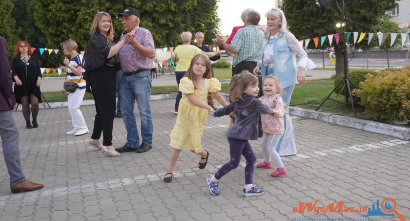 Kolejna potańcówka przed nami - MOK zaprasza na latino pod chmurką