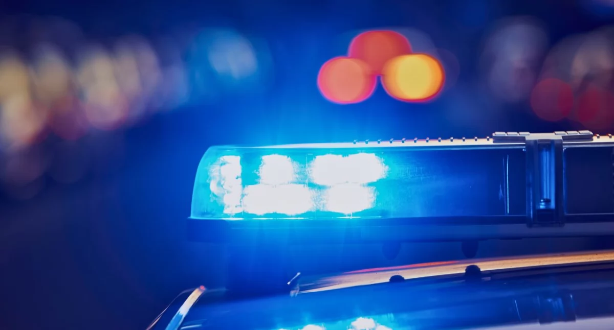 Nietrzeźwy uciekał przed policją. W samochodzie jechały z nim małe dzieci