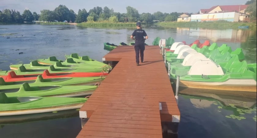 Policja przypomina o bezpieczeństwie nad wodą. Dbajmy o własne bezpieczeństwo