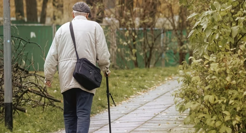 Świadczenia honorowe dla 100 latków – ile osób pobiera je w województwie podlaskim?